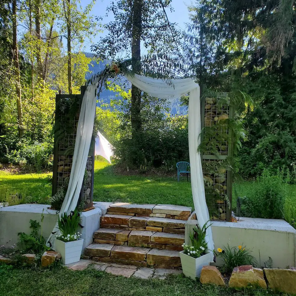 20250629_092611 wedding arch